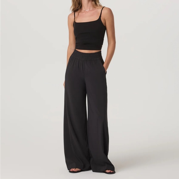 Vuori Villa Wideleg Pant small petite - Picture 1 of 14